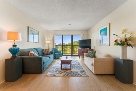 Condo in Bradenton, Florida, 2 bedrooms  № 2378184 - photo 3