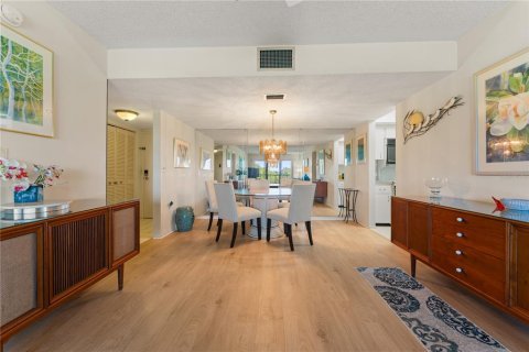 Condo in Bradenton, Florida, 2 bedrooms  № 2378184 - photo 5