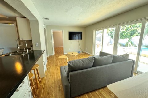 Casa en alquiler en Seminole, Florida, 3 dormitorios, 157.56 m2 № 1853499 - foto 5