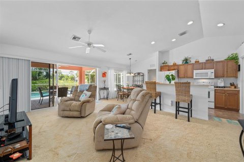 Casa en venta en Cape Coral, Florida, 3 dormitorios, 135.82 m2 № 1741226 - foto 15