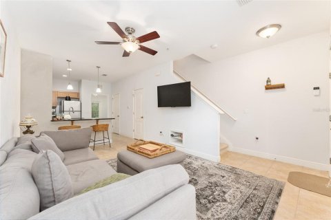 Condo in Gainesville, Florida, 2 bedrooms № 2145531 - photo 2