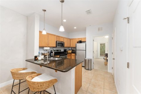 Condo in Gainesville, Florida, 2 bedrooms № 2145531 - photo 6
