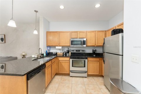 Condo in Gainesville, Florida, 2 bedrooms № 2145531 - photo 7