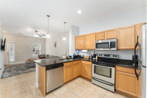 Condo in Gainesville, Florida, 2 bedrooms № 2145531 - photo 9