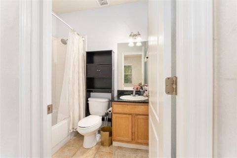 Condo in Gainesville, Florida, 2 bedrooms № 2145531 - photo 19
