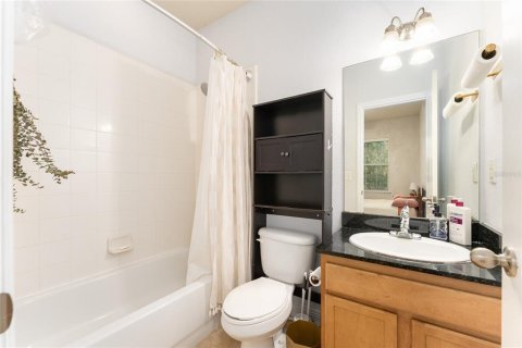 Condo in Gainesville, Florida, 2 bedrooms № 2145531 - photo 20
