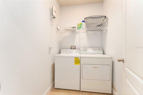 Condo in Gainesville, Florida, 2 bedrooms № 2145531 - photo 21