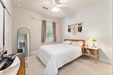 Condo in Gainesville, Florida, 2 bedrooms № 2145531 - photo 22