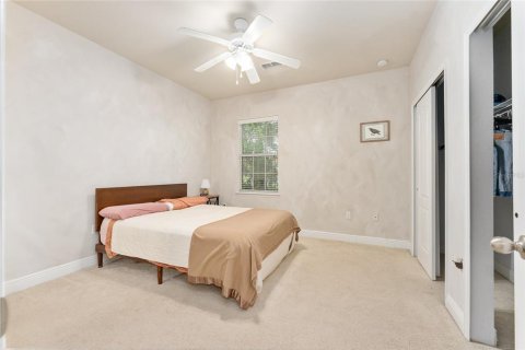 Condo in Gainesville, Florida, 2 bedrooms № 2145531 - photo 16