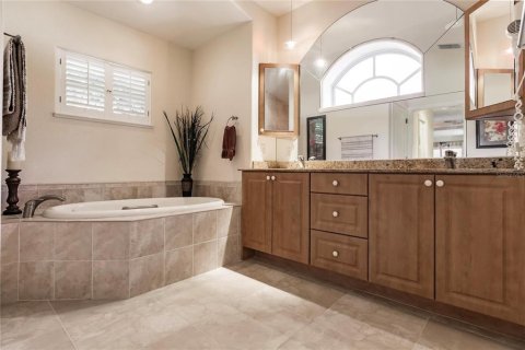 House in Port Charlotte, Florida 3 bedrooms, 216.18 sq.m. № 1551239 - photo 18