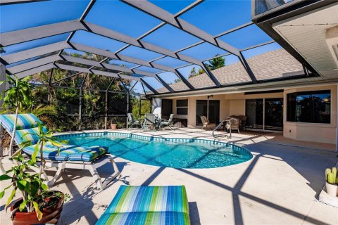 House in Port Charlotte, Florida 3 bedrooms, 216.18 sq.m. № 1551239 - photo 30