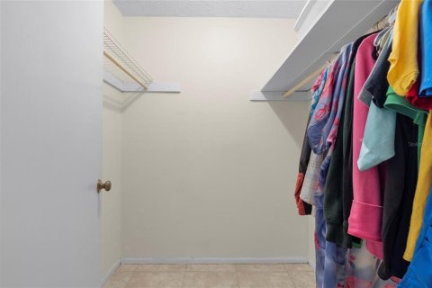 Condo in Saint Petersburg, Florida, 2 bedrooms № 1918394 - photo 14