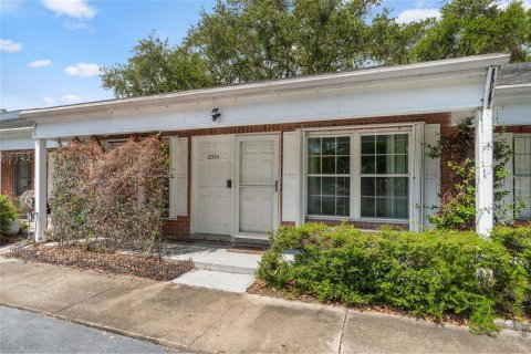 Condo in Saint Petersburg, Florida, 2 bedrooms № 1918394 - photo 1