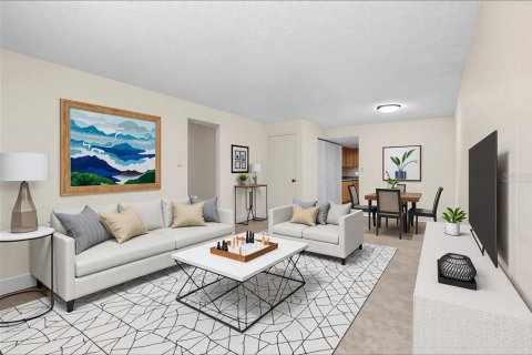 Condo in Saint Petersburg, Florida, 2 bedrooms № 1918394 - photo 4