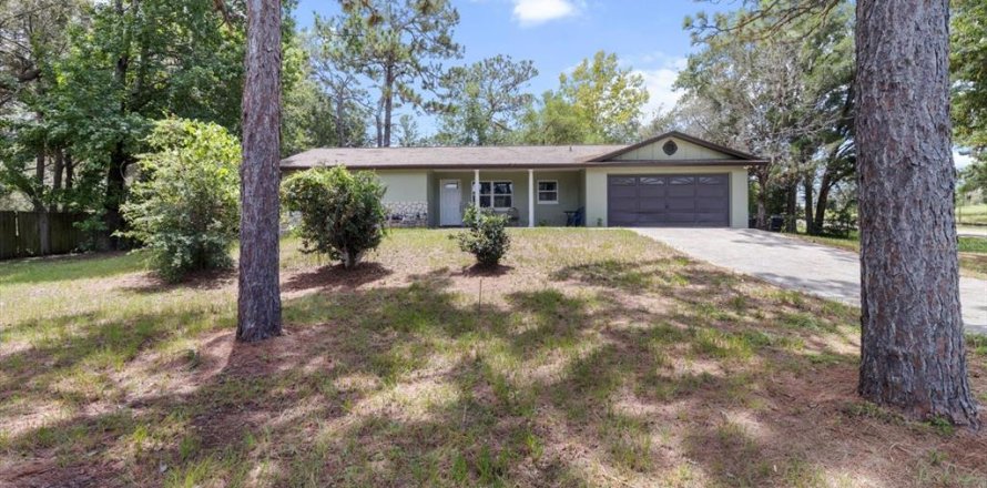 House in Dunnellon, Florida 3 bedrooms, 145.86 sq.m. № 1888686