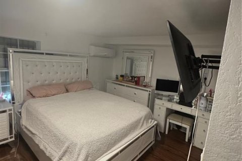 Casa en venta en Tampa, Florida, 1 dormitorio, 136.57 m2 № 2108917 - foto 18