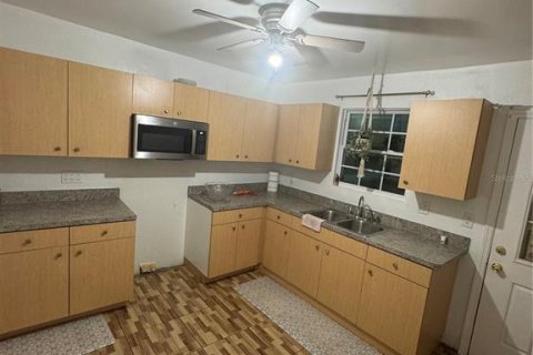 Casa en venta en Tampa, Florida, 1 dormitorio, 136.57 m2 № 2108917 - foto 8