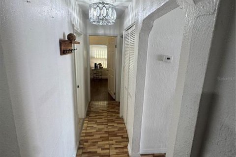 Casa en venta en Tampa, Florida, 1 dormitorio, 136.57 m2 № 2108917 - foto 5