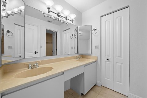 Townhouse in Tamarac, Florida 3 bedrooms, 150.22 sq.m. № 2295865 - photo 21