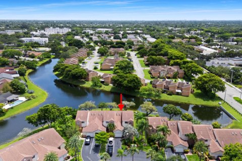 Townhouse in Tamarac, Florida 3 bedrooms, 150.22 sq.m. № 2295865 - photo 29
