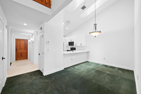 Townhouse in Tamarac, Florida 3 bedrooms, 150.22 sq.m. № 2295865 - photo 11