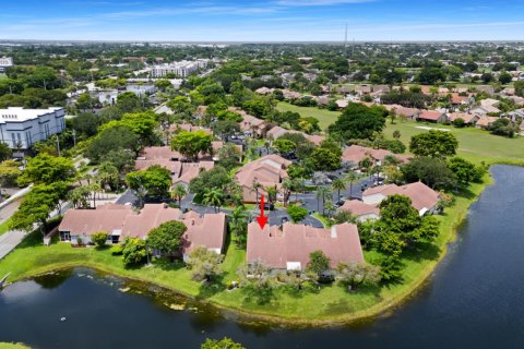 Townhouse in Tamarac, Florida 3 bedrooms, 150.22 sq.m. № 2295865 - photo 3