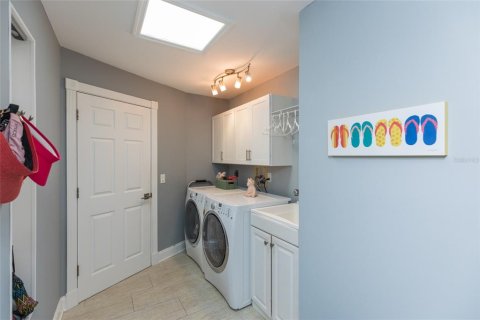 House in Palm Coast, Florida 3 bedrooms, 204.38 sq.m. № 1670081 - photo 29