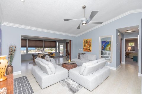 House in Palm Coast, Florida 3 bedrooms, 204.38 sq.m. № 1670081 - photo 6
