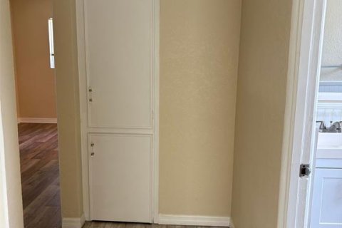 Casa en alquiler en Saint Petersburg, Florida, 3 dormitorios, 114.64 m2 № 1913073 - foto 9