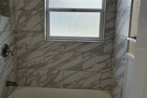 Casa en alquiler en Saint Petersburg, Florida, 3 dormitorios, 114.64 m2 № 1913073 - foto 11