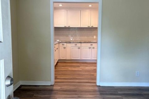 Casa en alquiler en Saint Petersburg, Florida, 3 dormitorios, 114.64 m2 № 1913073 - foto 2