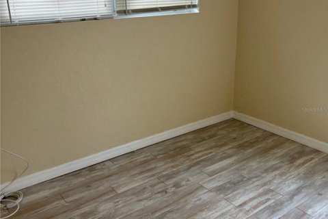 Casa en alquiler en Saint Petersburg, Florida, 3 dormitorios, 114.64 m2 № 1913073 - foto 12