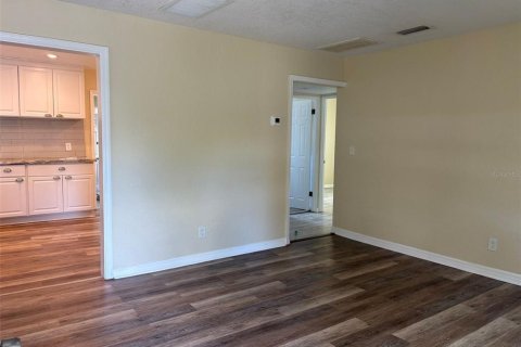 Casa en alquiler en Saint Petersburg, Florida, 3 dormitorios, 114.64 m2 № 1913073 - foto 3