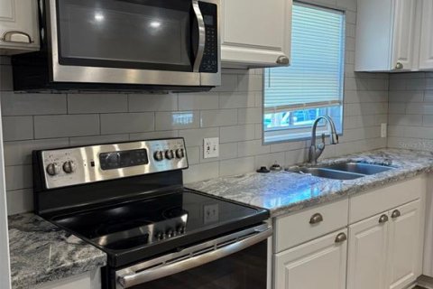 Casa en alquiler en Saint Petersburg, Florida, 3 dormitorios, 114.64 m2 № 1913073 - foto 5