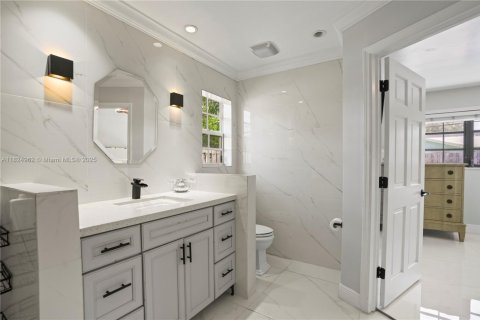 House in Hollywood, Florida 3 bedrooms, 148.46 sq.m. № 1845858 - photo 15
