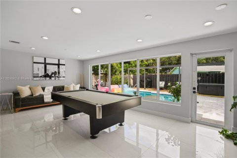 House in Hollywood, Florida 3 bedrooms, 148.46 sq.m. № 1845858 - photo 9