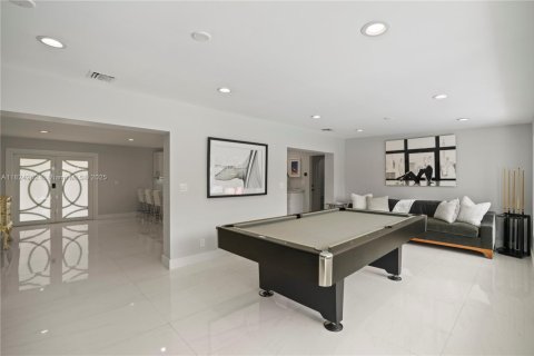 House in Hollywood, Florida 3 bedrooms, 148.46 sq.m. № 1845858 - photo 11