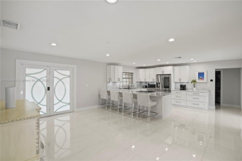 House in Hollywood, Florida 3 bedrooms, 148.46 sq.m. № 1845858 - photo 7