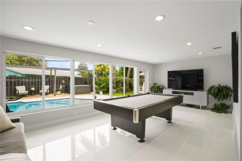 House in Hollywood, Florida 3 bedrooms, 148.46 sq.m. № 1845858 - photo 10