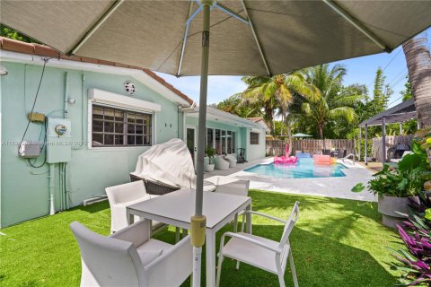 House in Hollywood, Florida 3 bedrooms, 148.46 sq.m. № 1845858 - photo 29