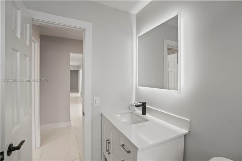 House in Hollywood, Florida 3 bedrooms, 148.46 sq.m. № 1845858 - photo 21
