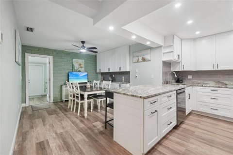 Casa en venta en Tarpon Springs, Florida, 2 dormitorios, 152.73 m2 № 1902053 - foto 23
