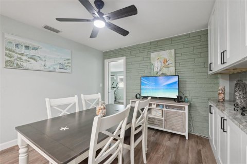 Casa en venta en Tarpon Springs, Florida, 2 dormitorios, 152.73 m2 № 1902053 - foto 18