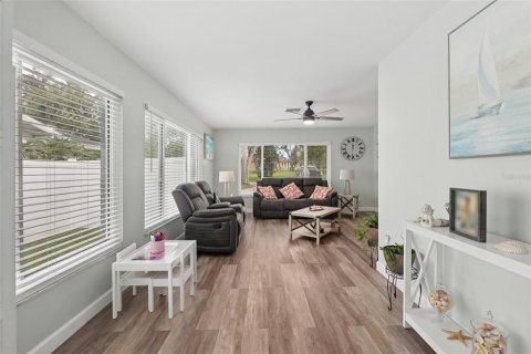 Casa en venta en Tarpon Springs, Florida, 2 dormitorios, 152.73 m2 № 1902053 - foto 10