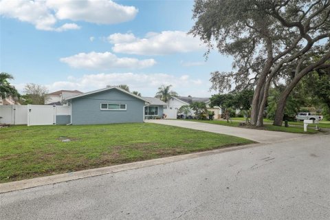 Casa en venta en Tarpon Springs, Florida, 2 dormitorios, 152.73 m2 № 1902053 - foto 2