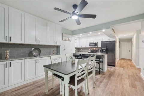 Casa en venta en Tarpon Springs, Florida, 2 dormitorios, 152.73 m2 № 1902053 - foto 17