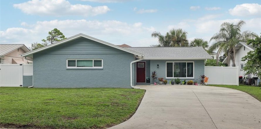 Casa en Tarpon Springs, Florida 2 dormitorios, 152.73 m2 № 1902053