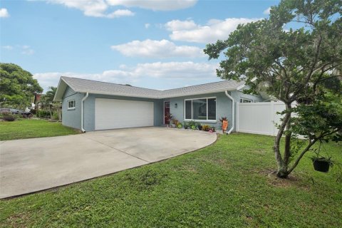 Casa en venta en Tarpon Springs, Florida, 2 dormitorios, 152.73 m2 № 1902053 - foto 3