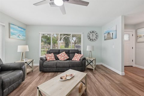 Casa en venta en Tarpon Springs, Florida, 2 dormitorios, 152.73 m2 № 1902053 - foto 11