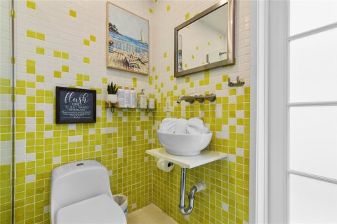 House in Boynton Beach, Florida 3 bedrooms, 100.71 sq.m. № 976558 - photo 1